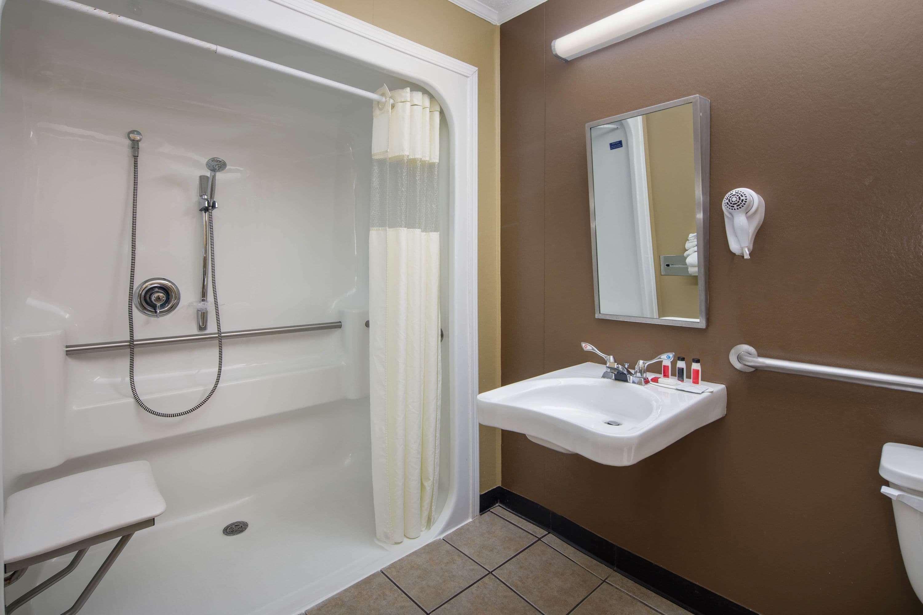 Microtel Inn & Suites By Wyndham Columbia Fort Jackson N מראה חיצוני תמונה