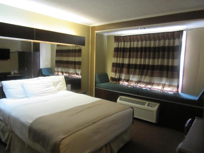 Microtel Inn & Suites By Wyndham Columbia Fort Jackson N מראה חיצוני תמונה